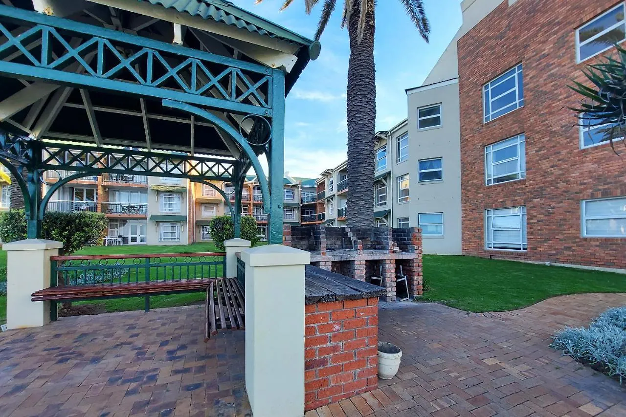First Group Brookes Hill Suites Port Elizabeth 0*,